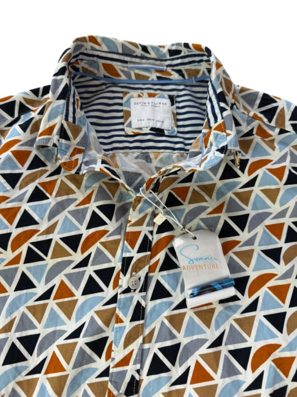New NWT Men's Button Down Shirt, Short Sleeve.  Geometric Triangles Ricky Singh